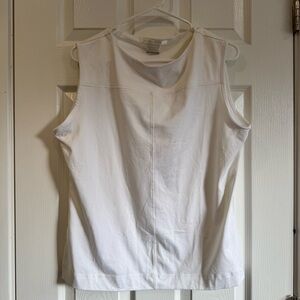 Nike Women’s golf drifit White Sleeveless Top preppy costal